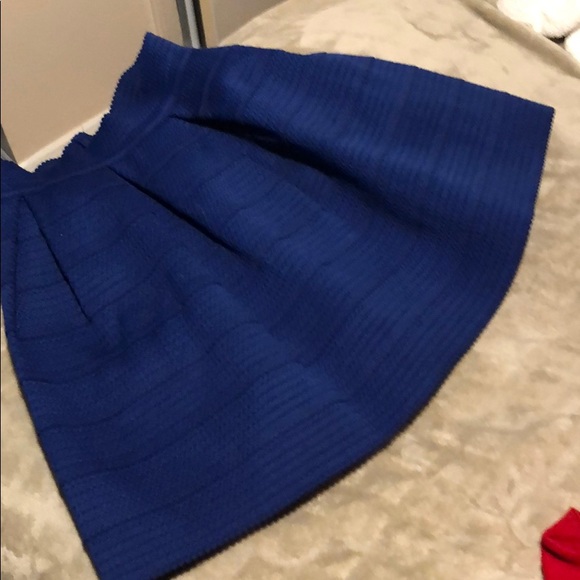 Express pleated skirt - Picture 3 of 4